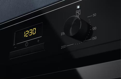 Электрический духовой шкаф Electrolux EOH3C01BK черный