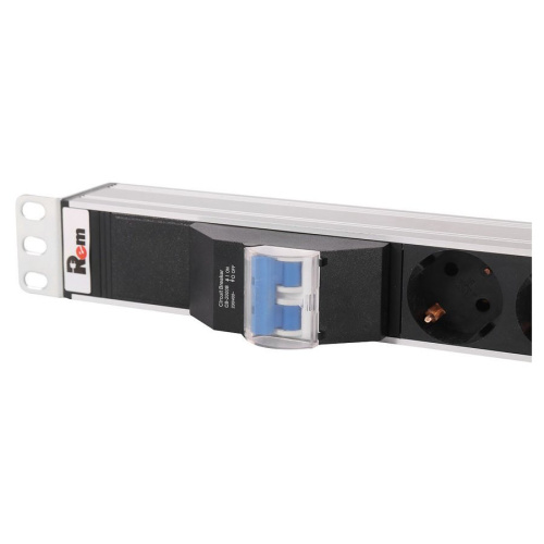 Блок распределения питания Remade R-16-10S-10C19-A-1420-3 верт.размещ. 10xSchuko 10xC19 базовые 16A Schuko 1.5м