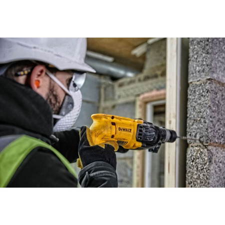 Перфоратор DeWalt D25033K-QS