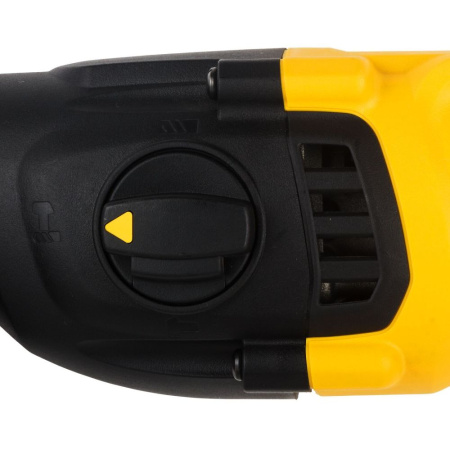 Перфоратор DeWalt D25033K-QS