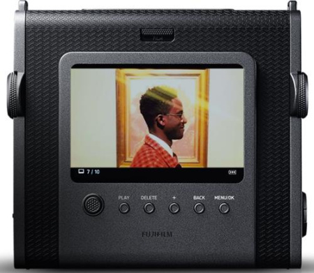 Фотоаппарат моментальной печати FujiFilm Instax Wide Evo