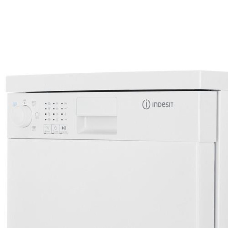 Посудомоечная машина Indesit DFS 1A50 белый