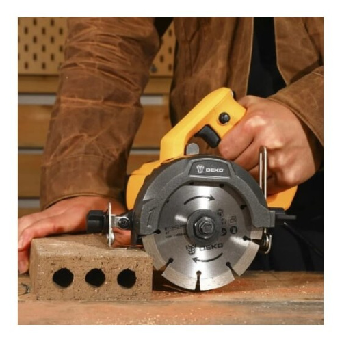 Пила дисковая DEKO DKCS1400 063-4355