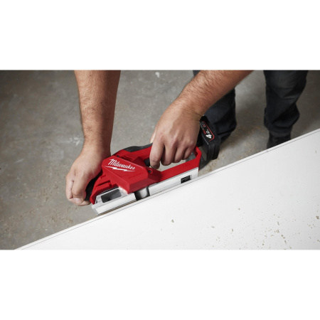Рубанок Milwaukee M12BLP-0X (4933492850)
