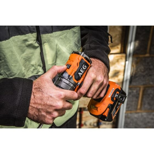 Дрель-шуруповерт AEG 18В BS18SBL2-202C (4935480056) 2АКБ+ЗУ